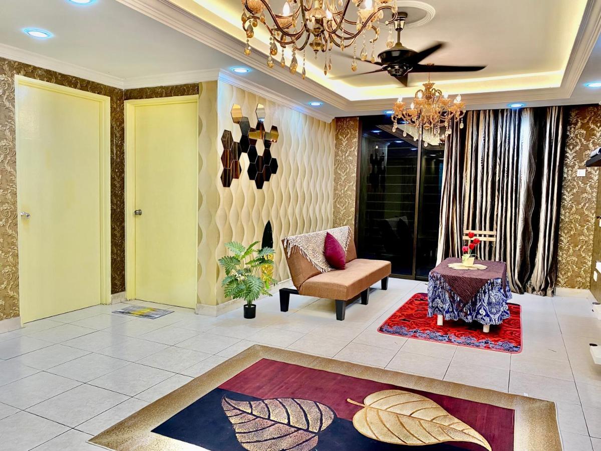 Putravilla Condominium Lovely & Spacious With Public Pool Kampong Kerdas ภายนอก รูปภาพ