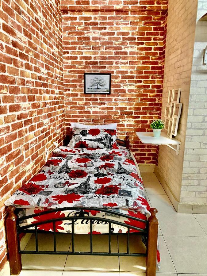 Putravilla Condominium Lovely & Spacious With Public Pool Kampong Kerdas ภายนอก รูปภาพ