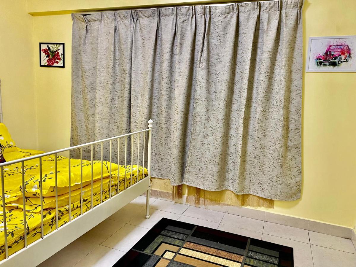 Putravilla Condominium Lovely & Spacious With Public Pool Kampong Kerdas ภายนอก รูปภาพ