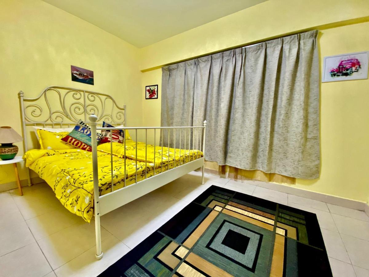 Putravilla Condominium Lovely & Spacious With Public Pool Kampong Kerdas ภายนอก รูปภาพ