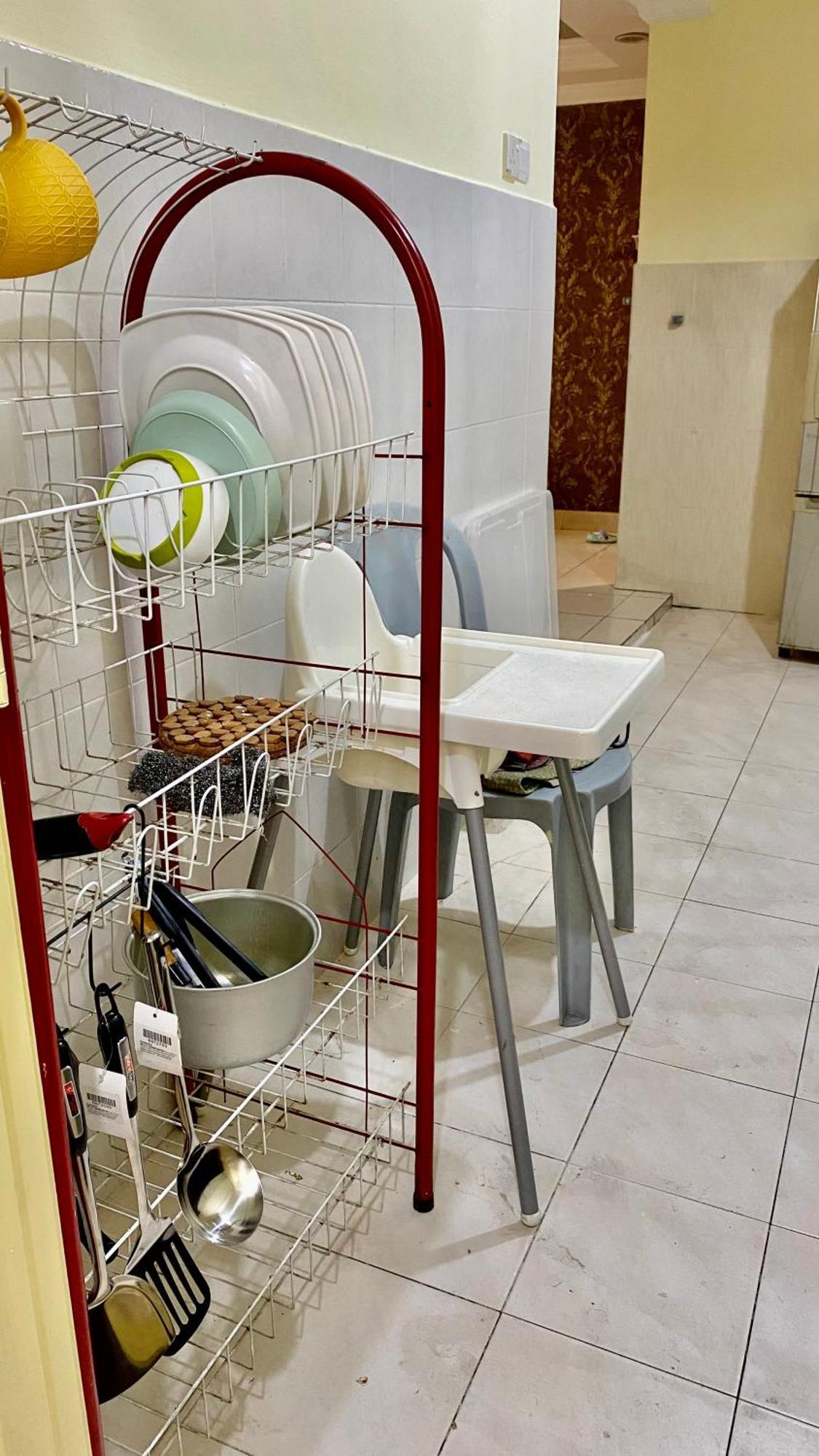 Putravilla Condominium Lovely & Spacious With Public Pool Kampong Kerdas ภายนอก รูปภาพ